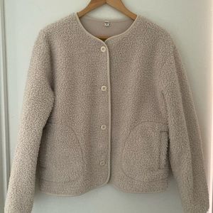 cream coloured fleece - uniqlo M